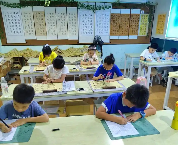 练字培训班赚钱吗？从市场红利到运营逻辑的深度解析