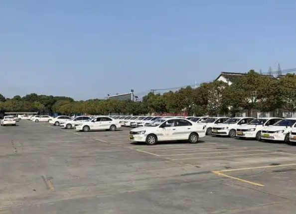 在上海开驾校需要投资多少钱
