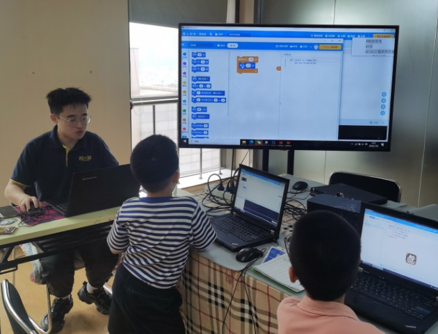 上海开上海少儿编程培训班店要多少钱