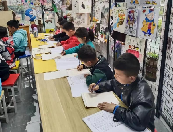 开少儿培训班赚钱吗？机遇与挑战并存的教育市场