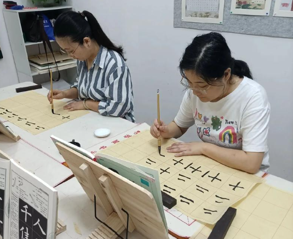 上海开上海成人练字培训班店赚钱吗