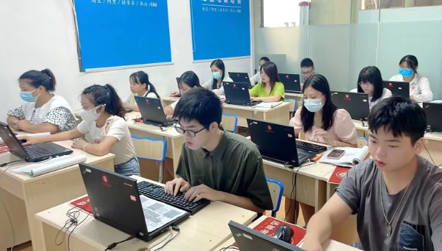 上海开打字培训班赚钱吗？深度剖析市场机遇与风险