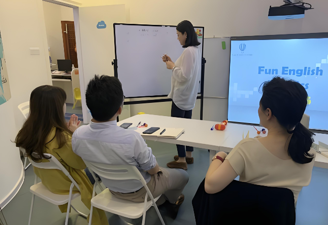 上海开成人英文培训店赚钱吗