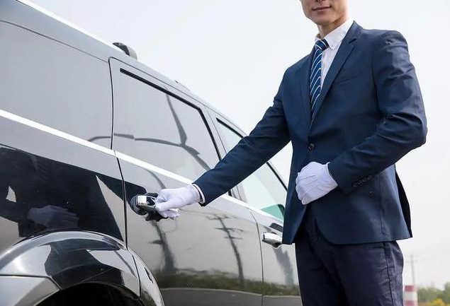 上海商务司机一个月多少钱？薪资水平与构成