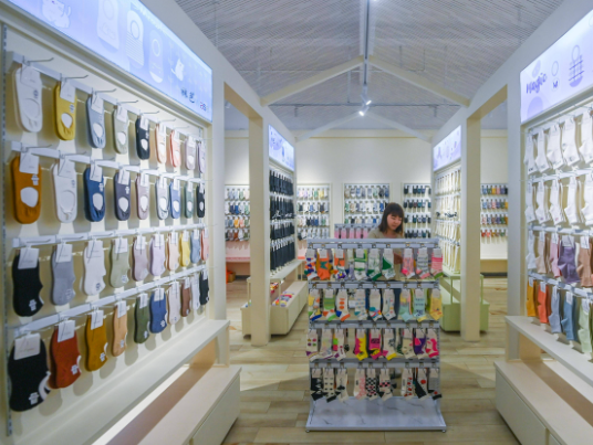 开袜子店大概需要多少投资？2025年最新成本分析