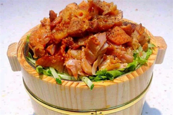 桶桶留香烤肉饭