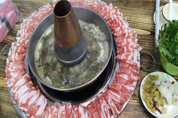 和泰鑫酸菜铜锅涮羊肉