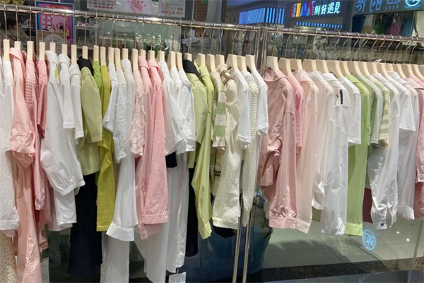 桔子服装店