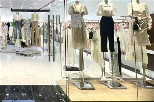 慕慕品牌衣服
