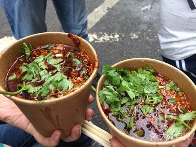 侯志伟纯手工酸辣粉