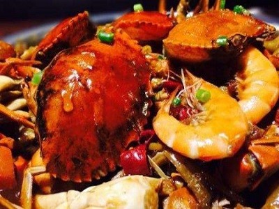 爆脾气肉蟹煲加盟