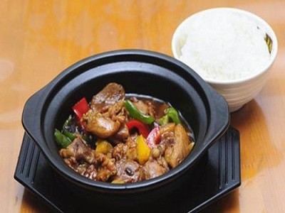 御膳客黄焖鸡米饭