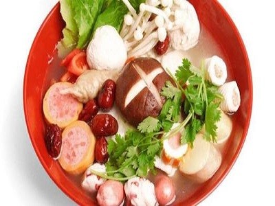 郁小树麻辣烫加盟