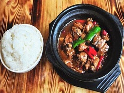 御膳客黄焖鸡米饭