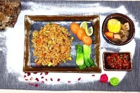 炒民在膳炒饭