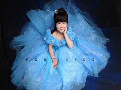小马奔腾儿童摄影
