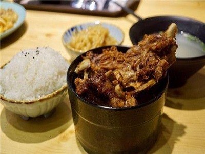 郑掌门犟骨头