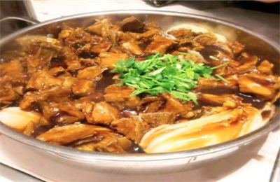 臻口福三汁焖锅