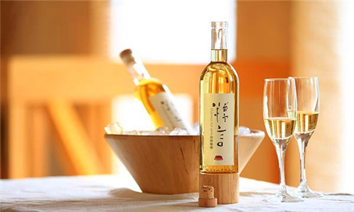 糯言酒馆加盟