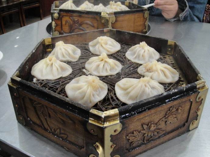 贾三灌汤包