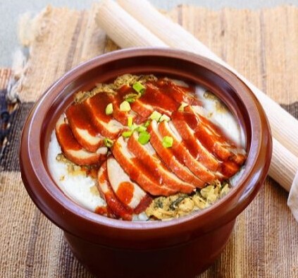 依立紫砂煲仔饭