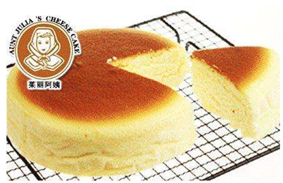 茱丽阿姨甜品加盟