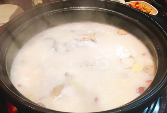 捞缘猪肚鸡火锅