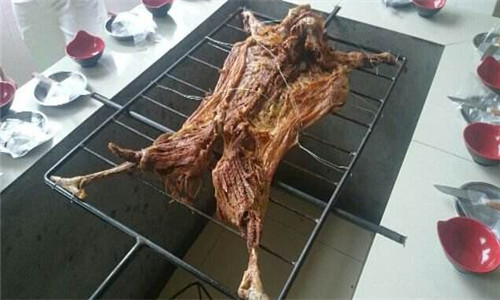  牧羊庄烤全羊烧烤 