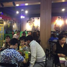 滋鱼烤鱼店