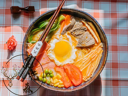 鹿先森秘制烫饭