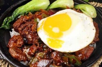 阿昌佳人煲仔饭