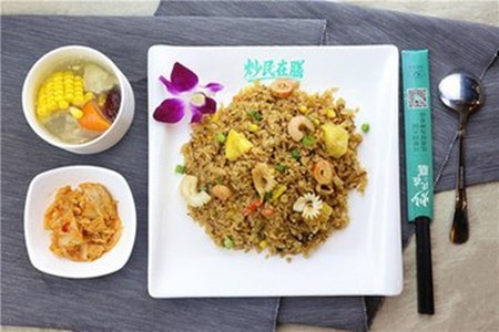 炒民在膳炒饭
