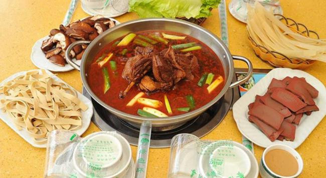 鸭歌烤鸭火锅加盟