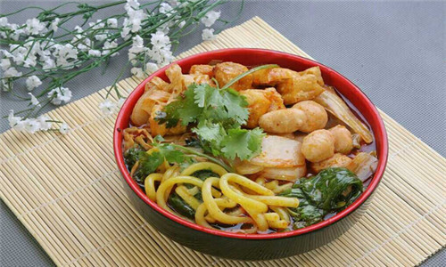 品辣忆年麻辣烫加盟