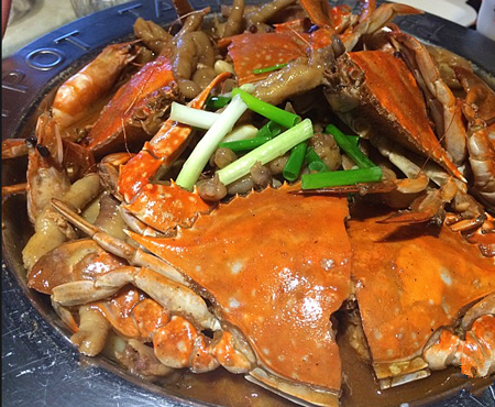 蟹一族秘制海鲜煲
