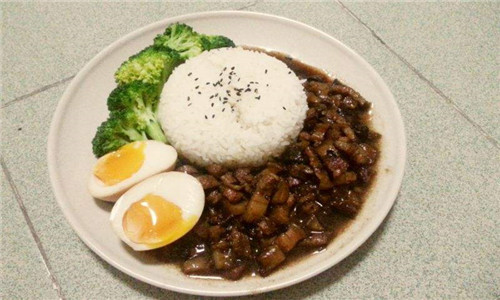 呆玩卤肉饭加盟