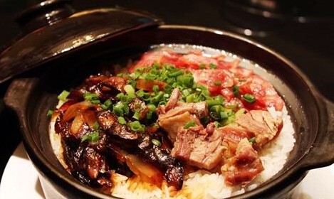 依立紫砂煲仔饭