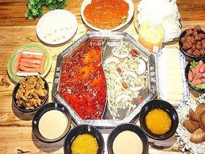 锅巴饮年代火锅加盟