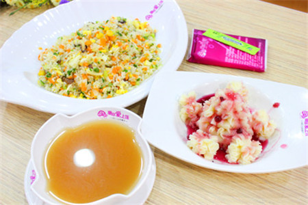 蘑菇爱上饭加盟