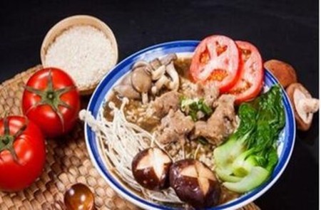 小姨烫饭