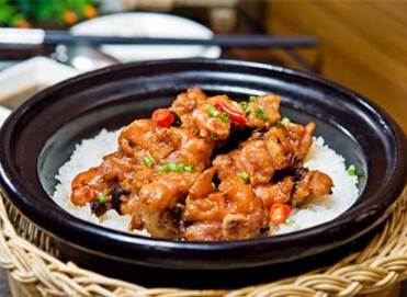 香力量煲仔饭加盟