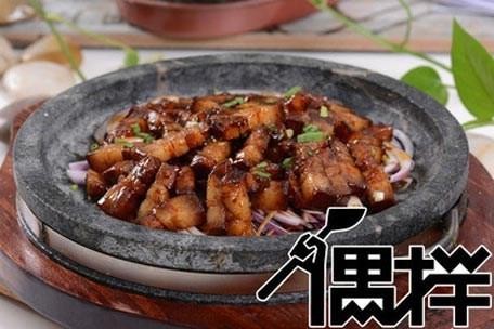 偶伴石碗烤肉拌饭加盟