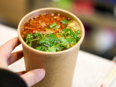 侯志伟纯手工酸辣粉