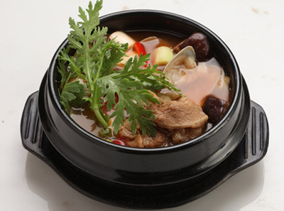 权味石锅拌饭