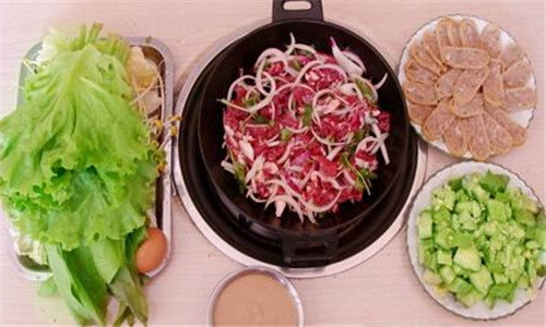 大军烤牛肉烧烤 