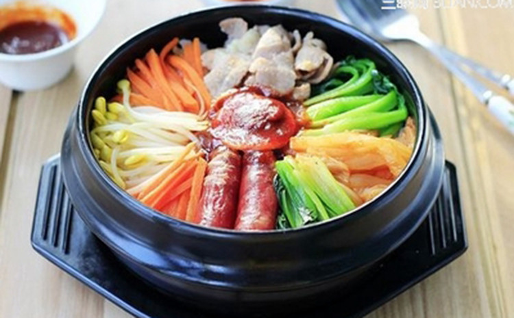 阿嬷石锅拌饭