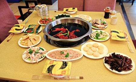 荣家牧场鲜菜火锅