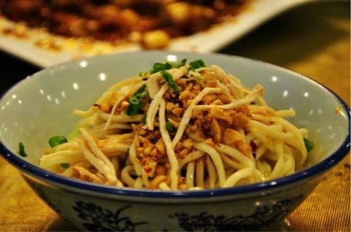 陈包包担担面加盟