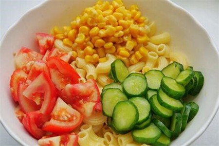 塔沙欧尼轻食简餐加盟