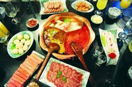 青石玖宫精致火锅加盟